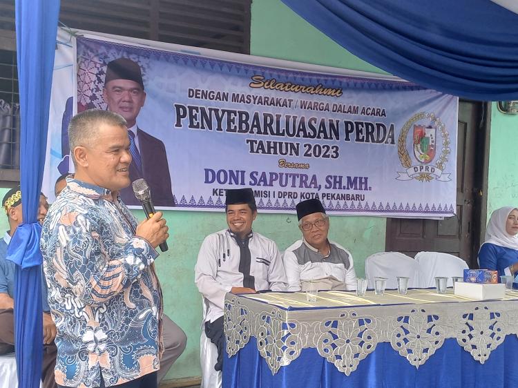 Doni Saputra MH Laksanakan Sosialisasi Perda di Kecamatan Senapelan