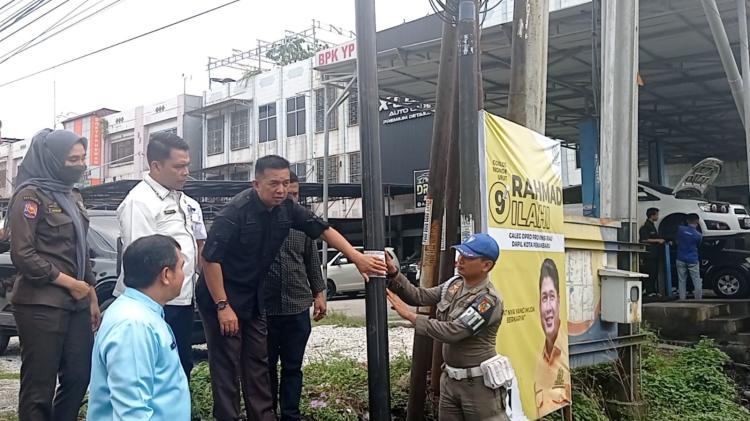 Komisi I dan Satpol PP Kunlap Tinjau Langsung Penyegelan Tiang Jaringan Internet