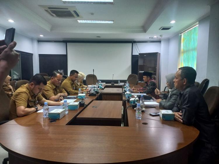 Komisi IV DPRD Pekanbaru Hearing Dengan Balitbang Bahas R-APBD 2024