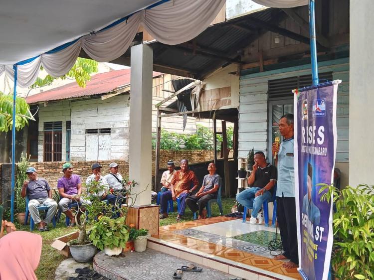 Warga Keluhkan Jalan Rusak saat Reses Anggota DPRD Kota Pekanbaru Sigit Yuwono