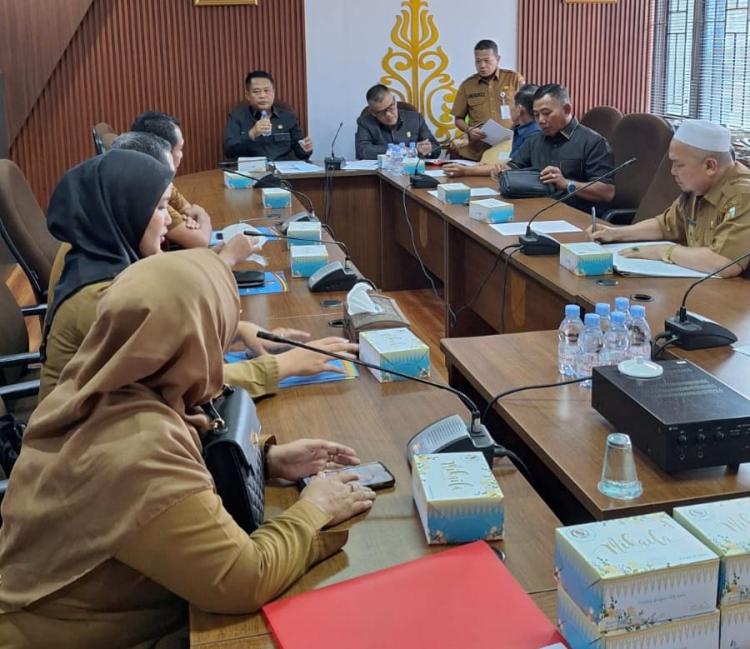 Komisi I DPRD Kota Pekanbaru Laksanakan Rapat Bersama BKPSDM