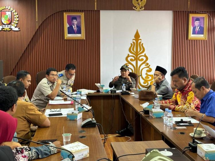 Komisi I Rapat Bersama BPN Pekanbaru Bahas Keluhan Warga Terkait Dugaan Mafia Tanah 