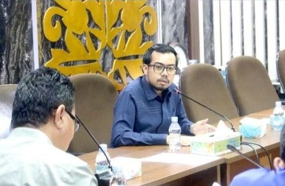 Wakil Ketua DPRD Pekanbaru Ginda Burnama Pimpin Rapat Banmus