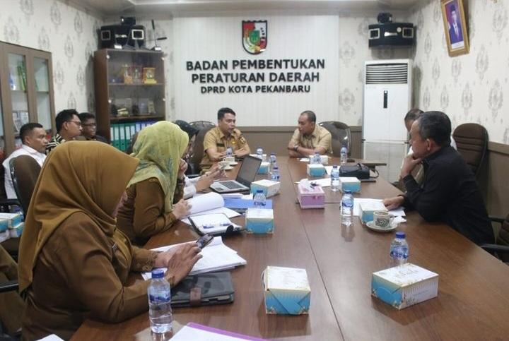 Gesa Pembahasan Sejumlah Ranperda, Bapemperda dan Pemko Pekanbaru Laksanakan Rapat 